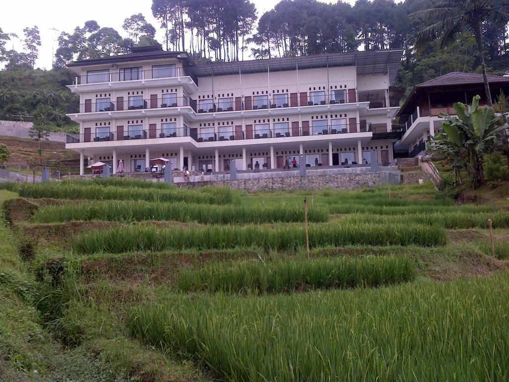 Santa Monica Hotel And Convention Ciherangsating Екстер'єр фото